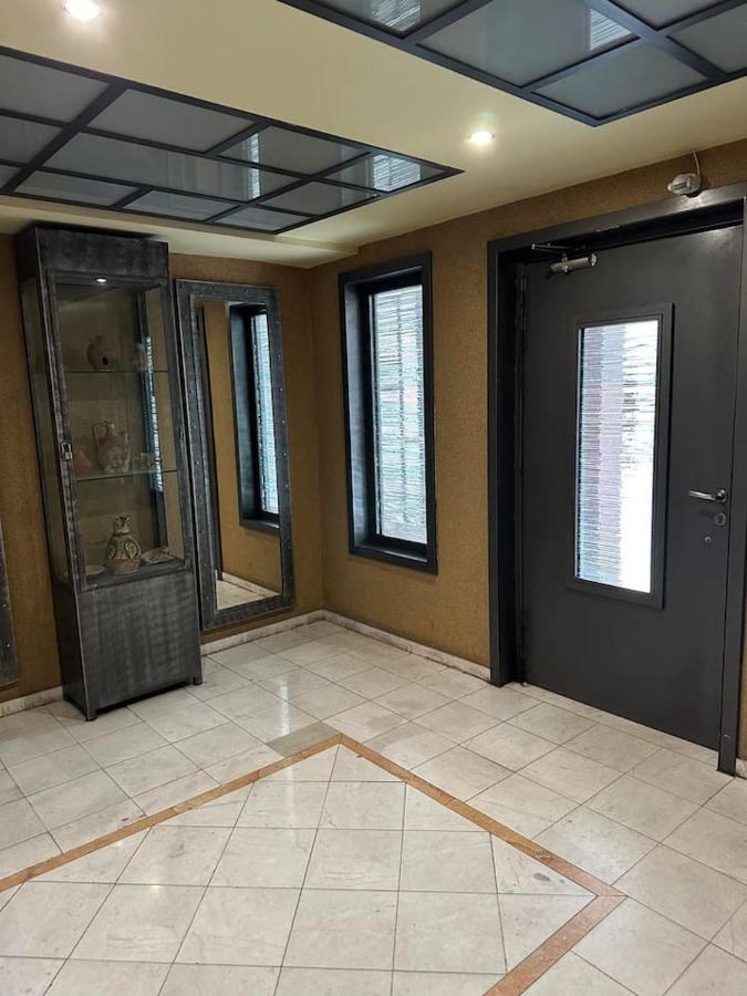 Central Appartment 2 With Parking 라리사 외부 사진